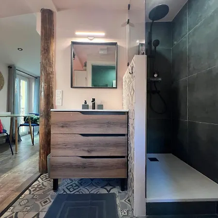 Cozy In Old Town 4th Floor Without Lift - Near Parking Daire *