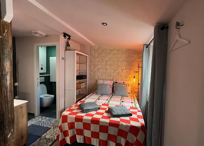 Cozy In Old Town 4th Floor Without Lift - Near Parking شقة