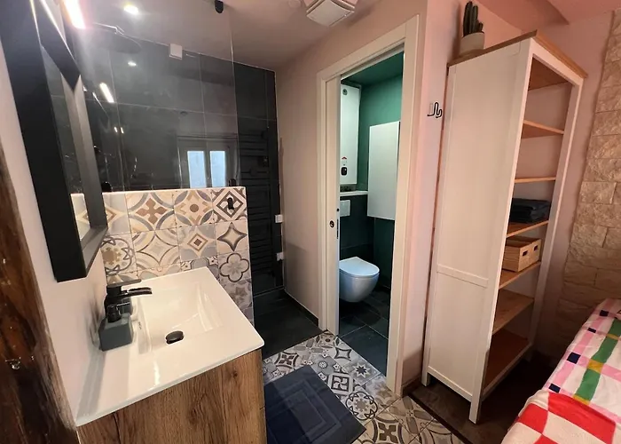 Cozy In Old Town 4th Floor Without Lift - Near Parking شقة *