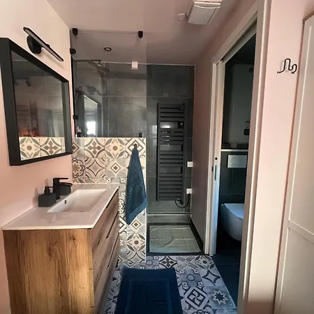 Cozy In Old Town 4th Floor Without Lift - Near Parking * Ментона
