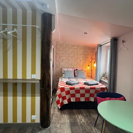 Cozy In Old Town 4th Floor Without Lift - Near Parking Апартаменты Ментона