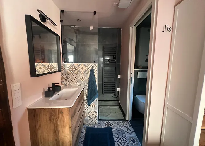 Cozy In Old Town 4th Floor Without Lift - Near Parking * Menton