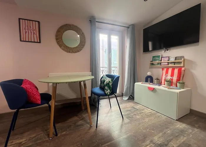 Cozy In Old Town 4th Floor Without Lift - Near Parking Apartment *